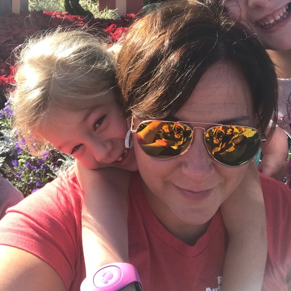 Meet your Posher, Jamie - Picture 1 of 2